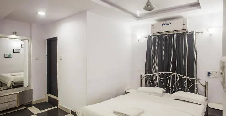 אודייפור Hotel The Space